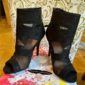 Never worn Chinese Laundry Heels!